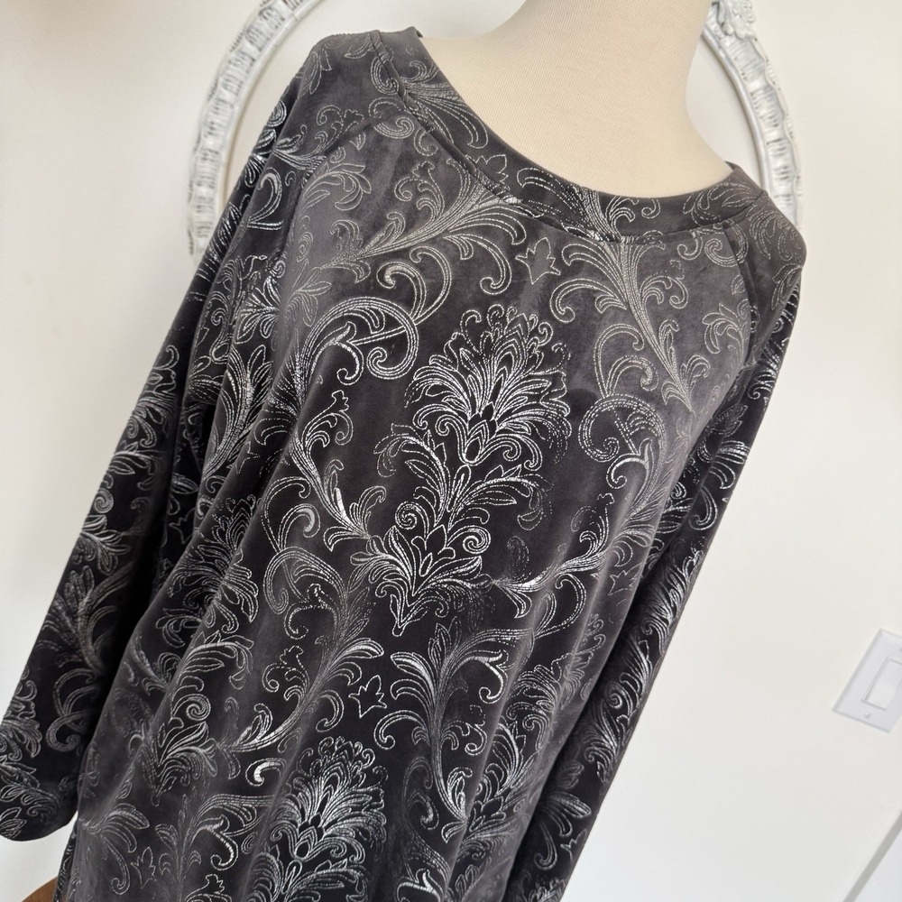 Chico's Zenergy Womens Gray‎ Silver Floral Velour Velvet Long Sleeve Top 8-10 M